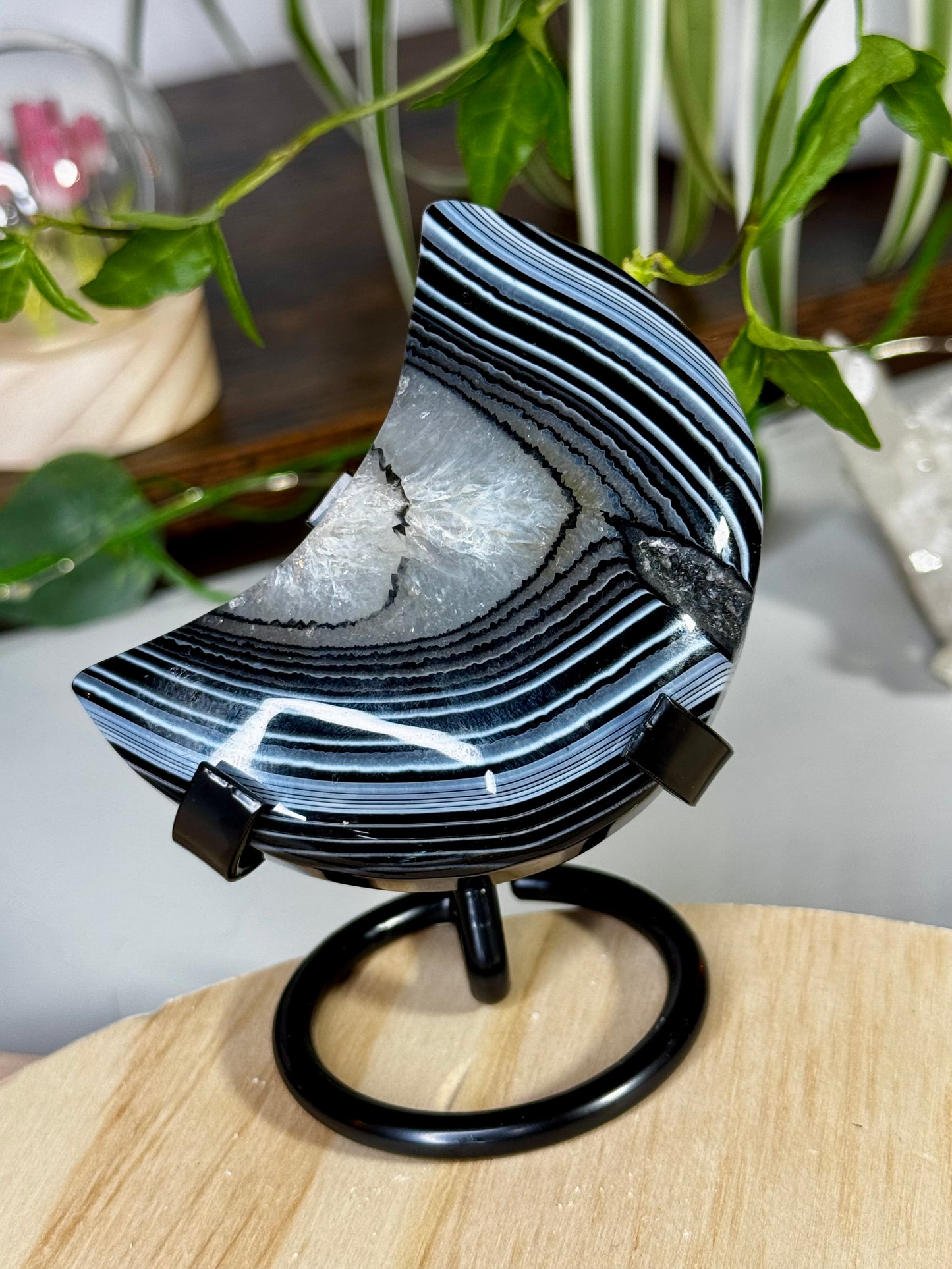 Black Agate Moon with stand | 141g