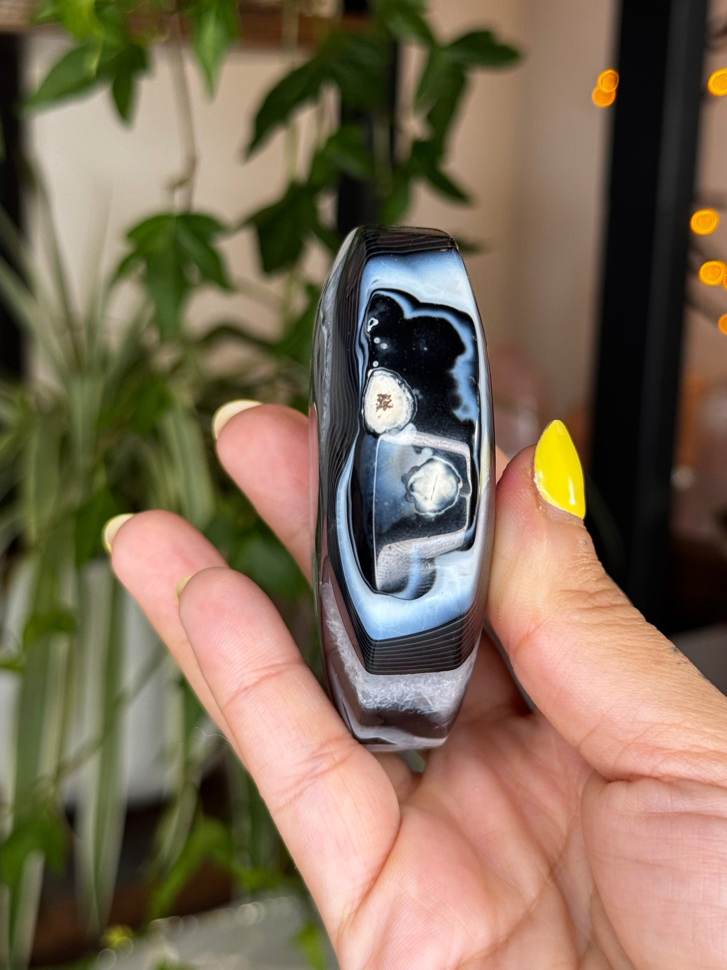 Black & Druzy Agate Moon with stand | 158g