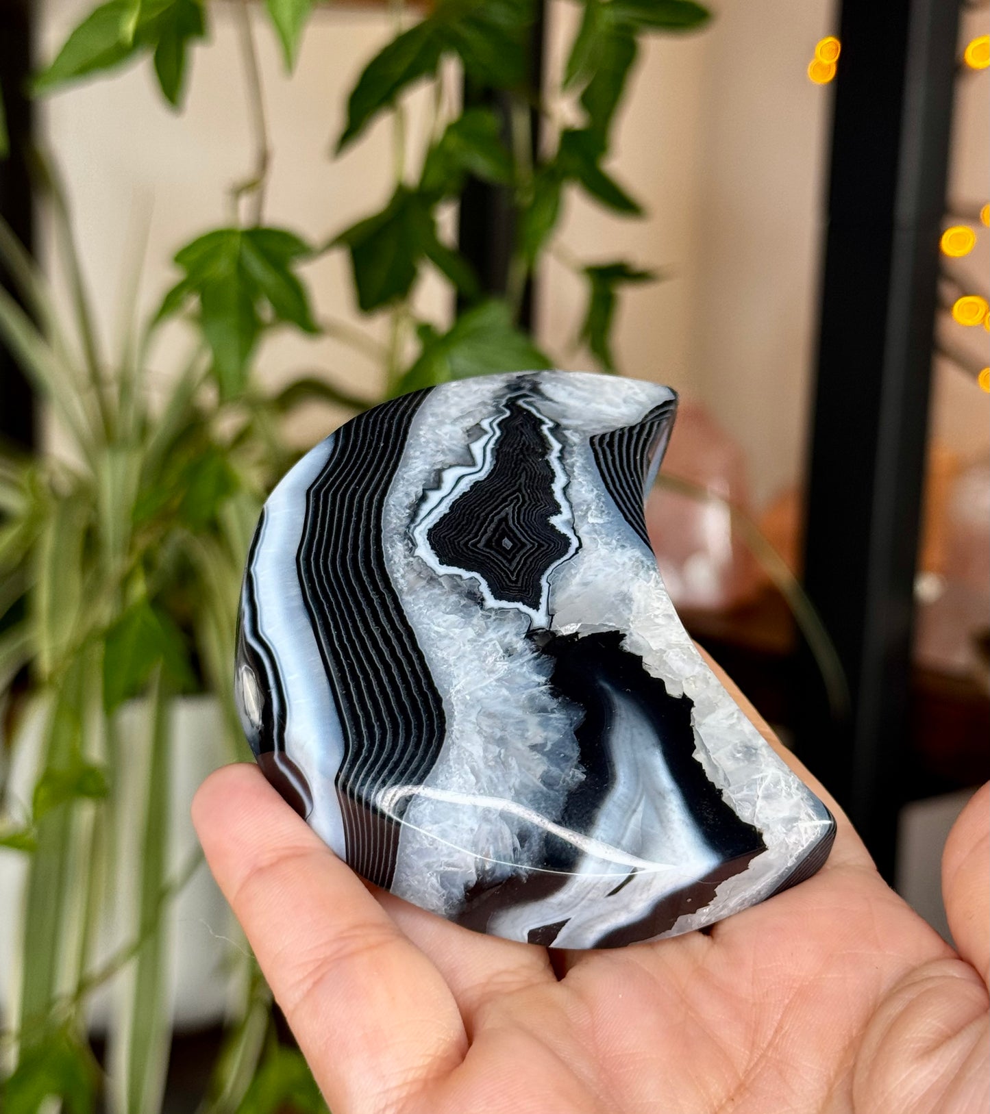 Black & Druzy Agate Moon with stand | 158g