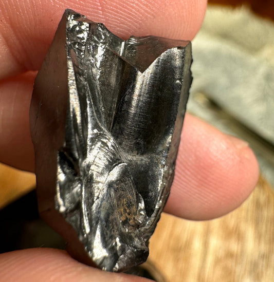 A Quality Tiny Elite Shungite | 2.3cm - The Crystal Valley