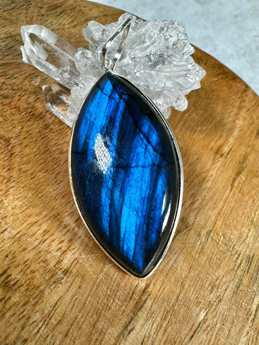 925 Silver Labradorite Pendant | Handmade - The Crystal Valley