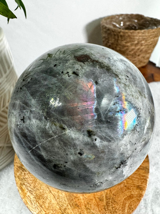 XL Labradorite Sphere | 1.06 kg