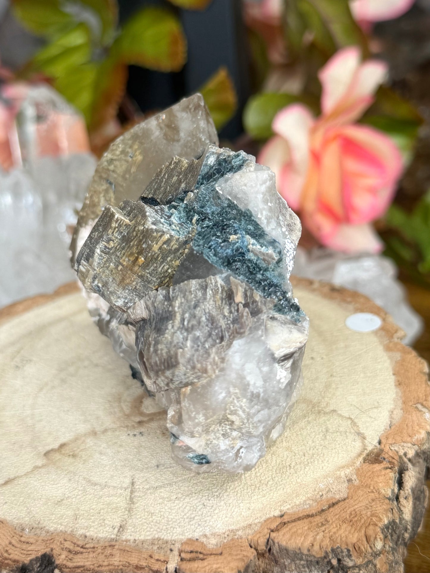 Very special Citrine with Black and Blue/Green Tourmaline, Mica & Albite  | 199g