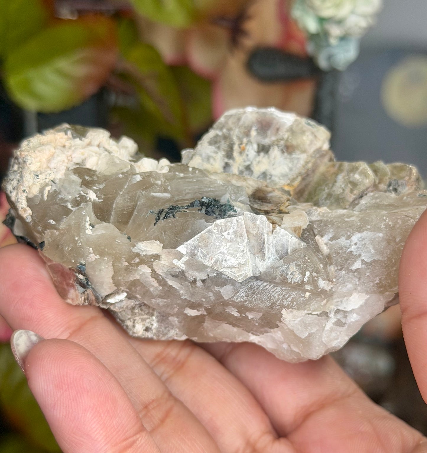 Very special Citrine with Black and Blue/Green Tourmaline, Mica & Albite  | 199g