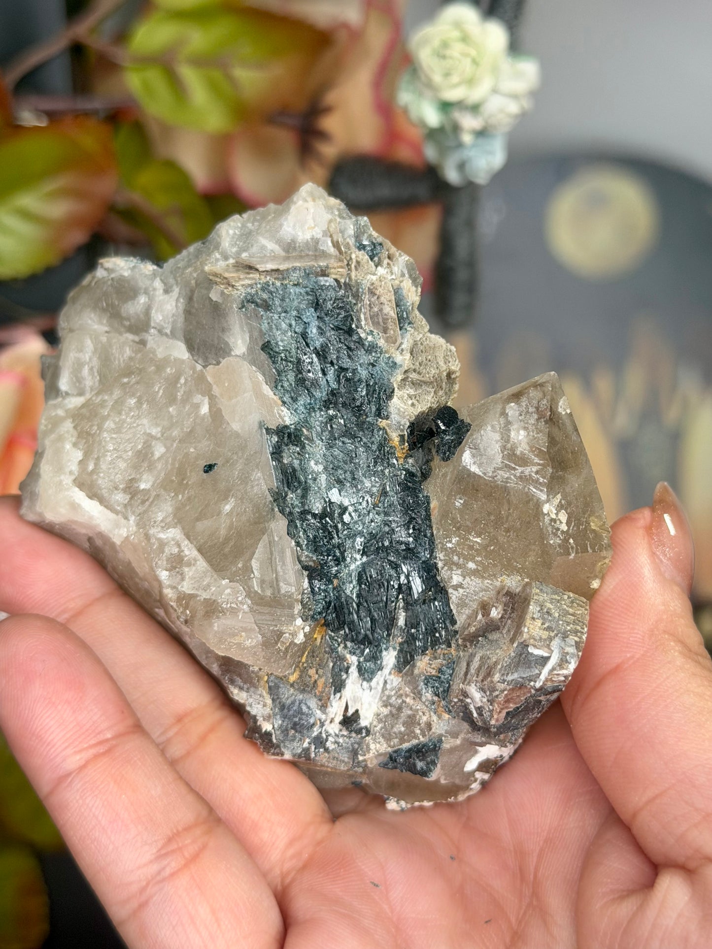 Very special Citrine with Black and Blue/Green Tourmaline, Mica & Albite  | 199g