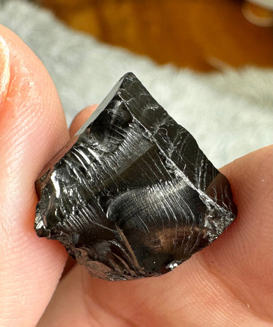 A Quality Tiny Elite Shungite | 1.2 cm - The Crystal Valley