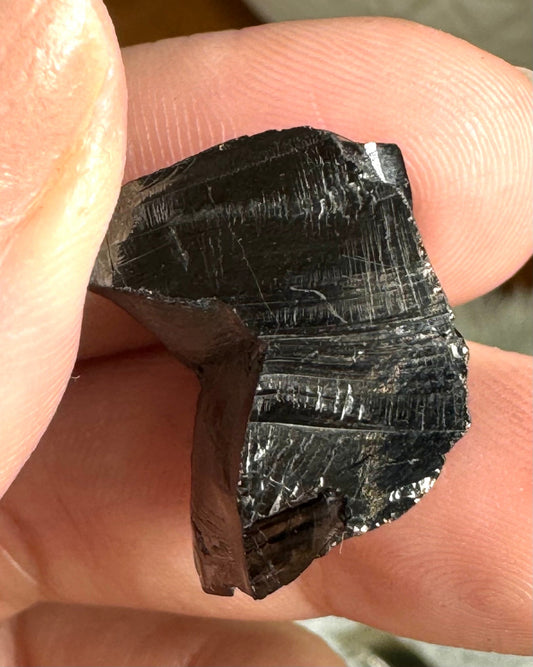 A Quality Tiny Elite Shungite | 1.8 cm - The Crystal Valley