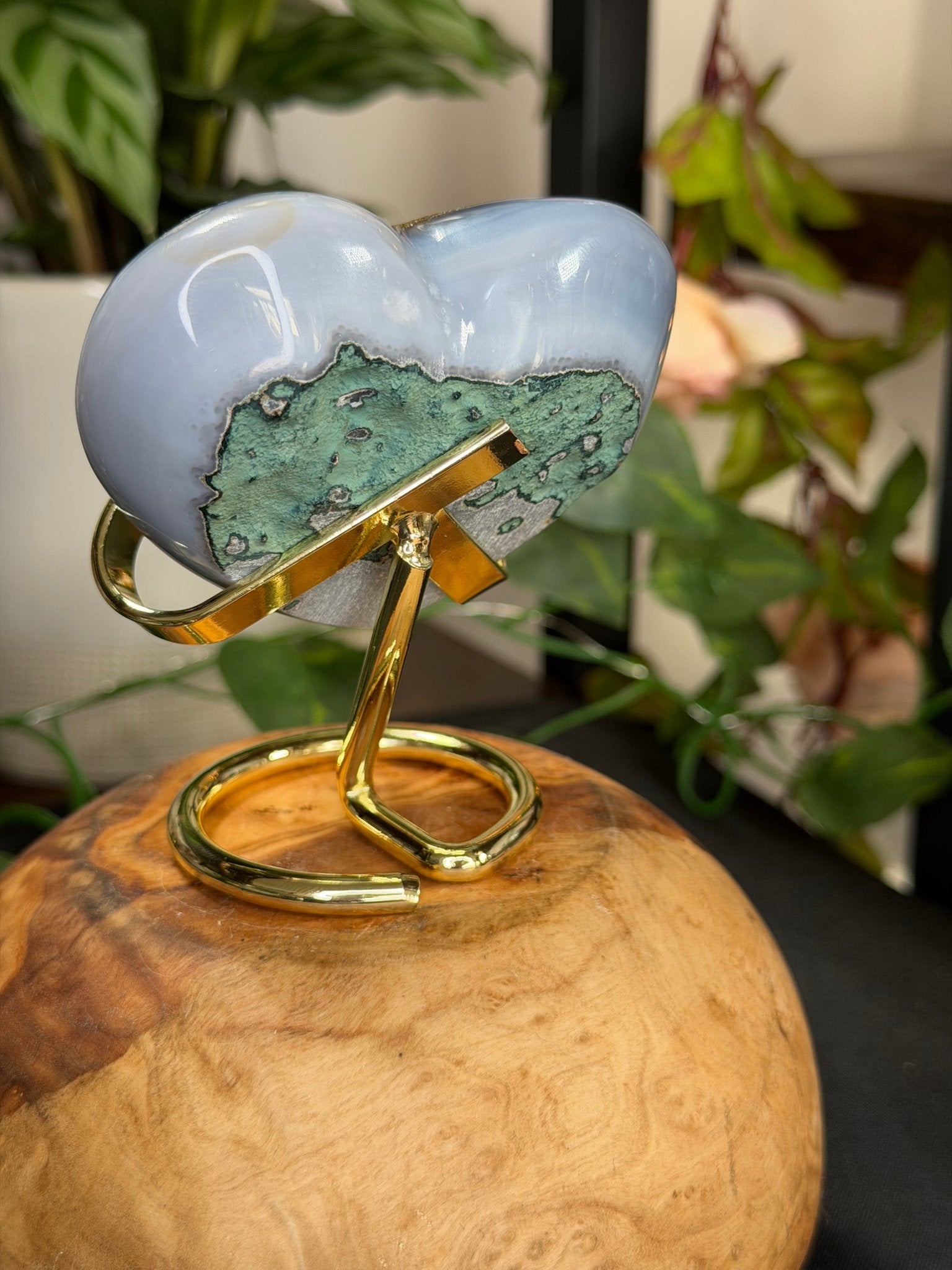 Black Amethyst and Agate Heart | 204g - The Crystal Valley