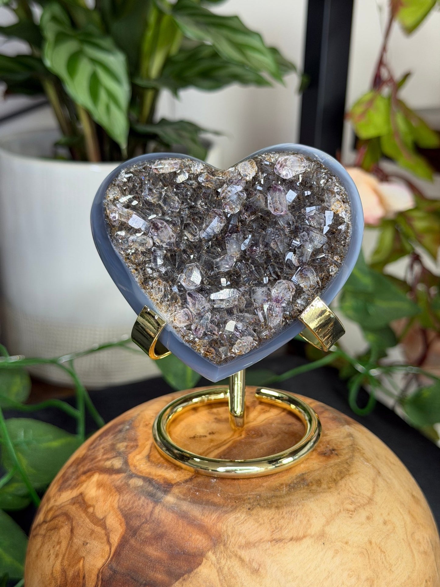 Black Amethyst and Agate Heart | 204g - The Crystal Valley