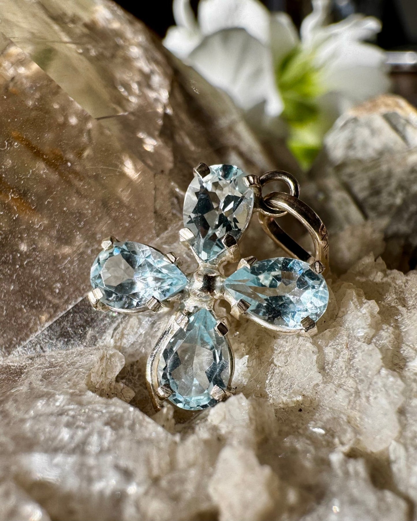 Handmade 925 Silver Blue Topaz Clover Pendant - The Crystal Valley