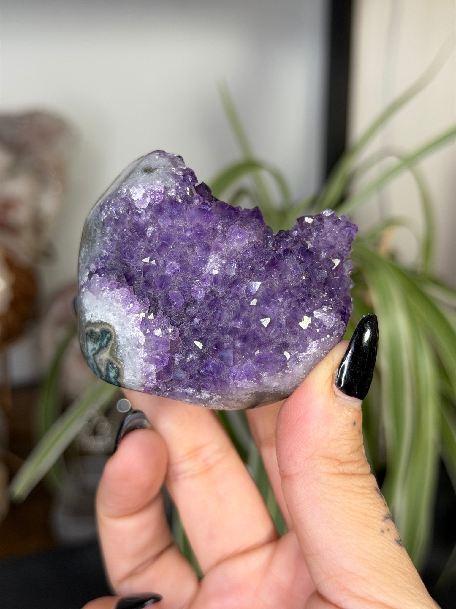 High Quality Amethyst | 132g - The Crystal Valley