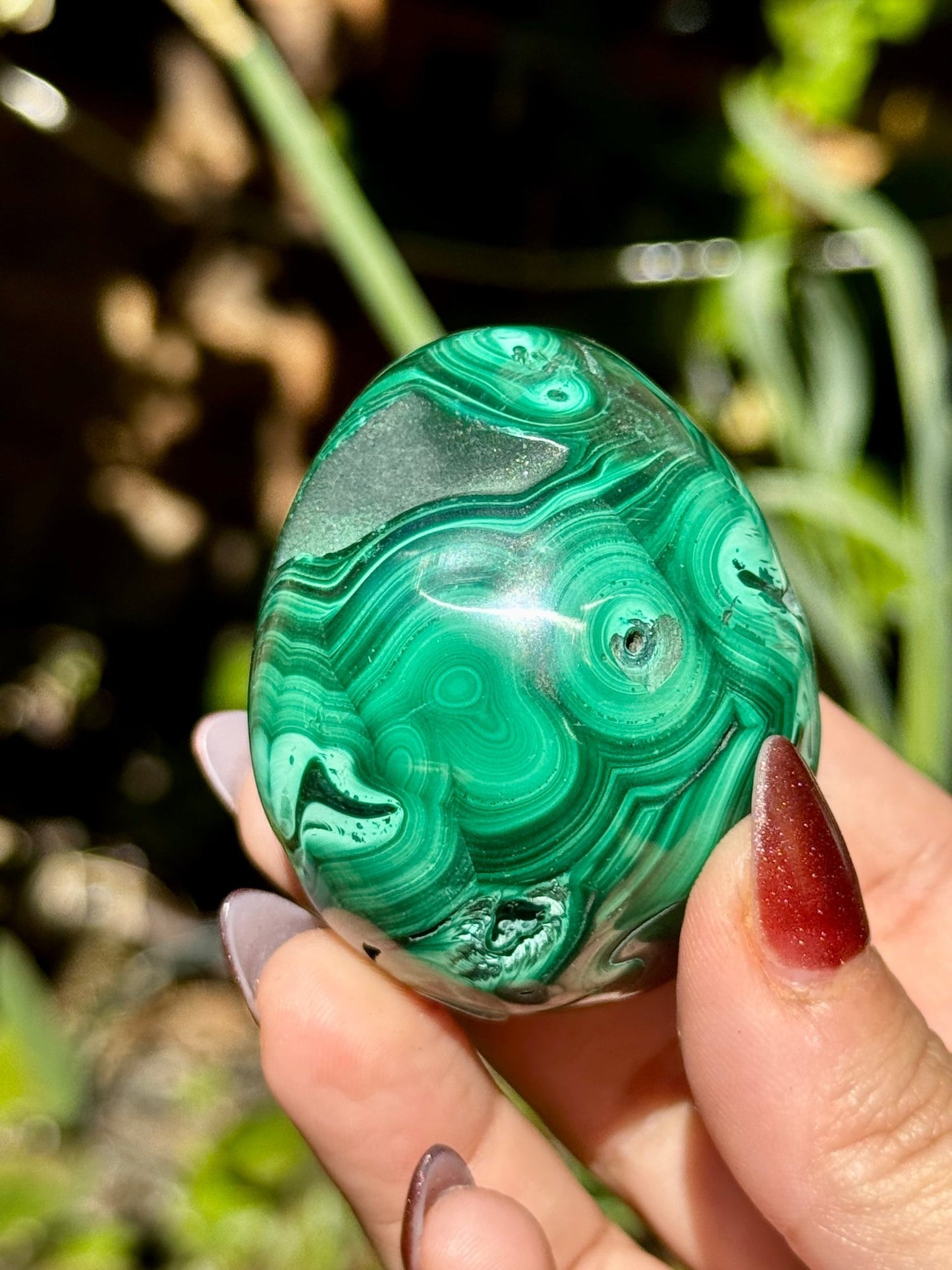 Malachite egg | 170g - The Crystal Valley