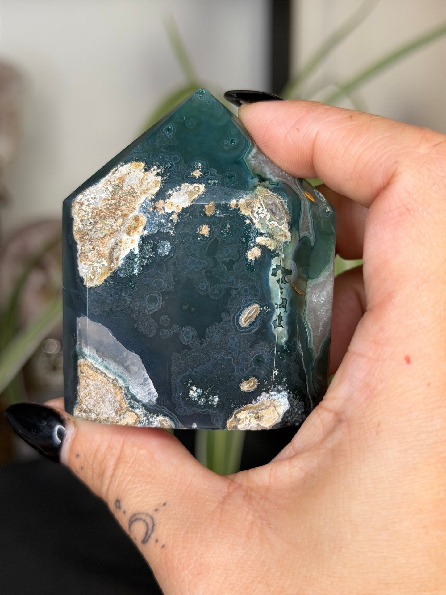 Mini Sugar Amethyst Tower | 114g - The Crystal Valley