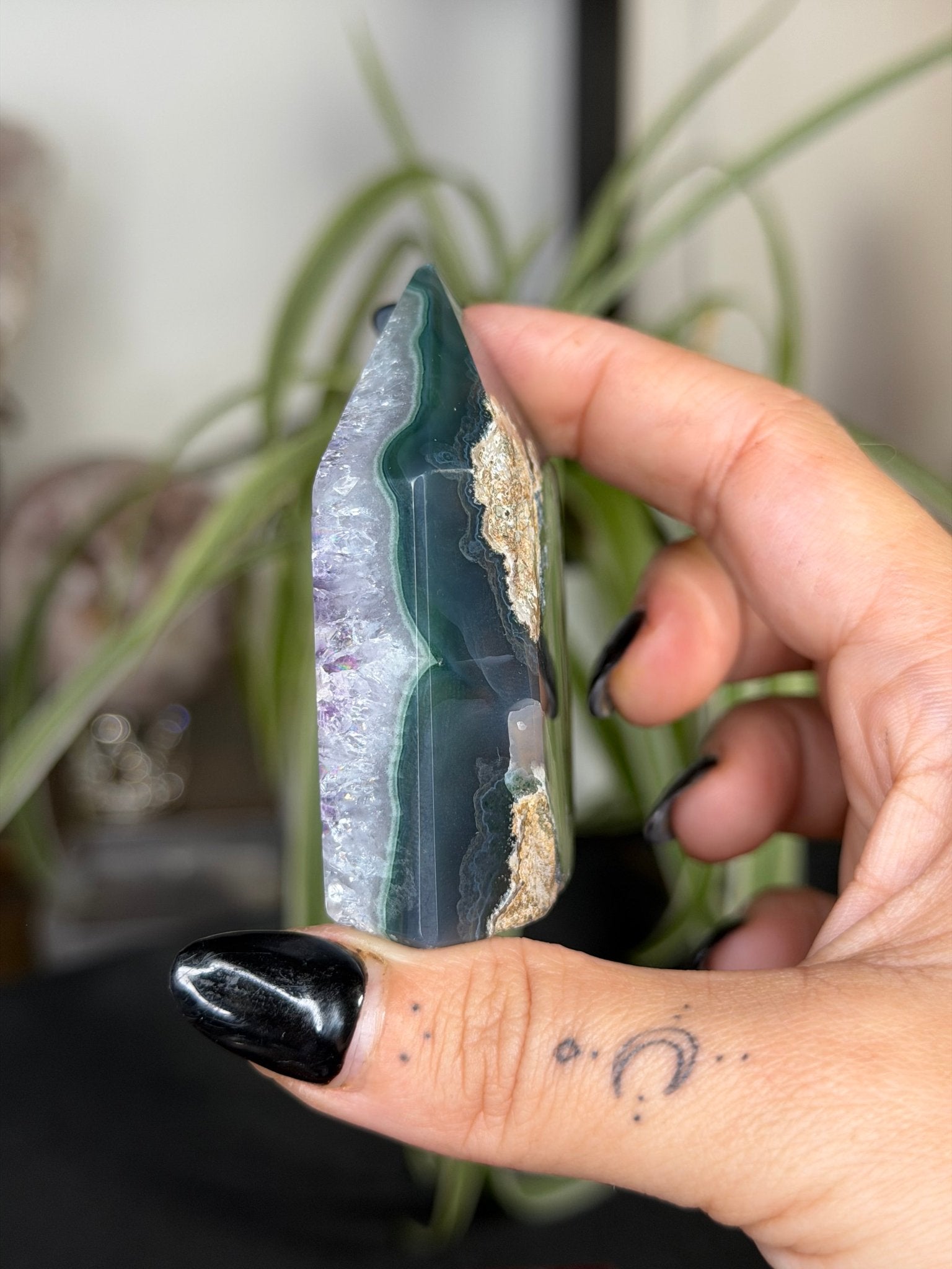 Mini Sugar Amethyst Tower | 114g - The Crystal Valley