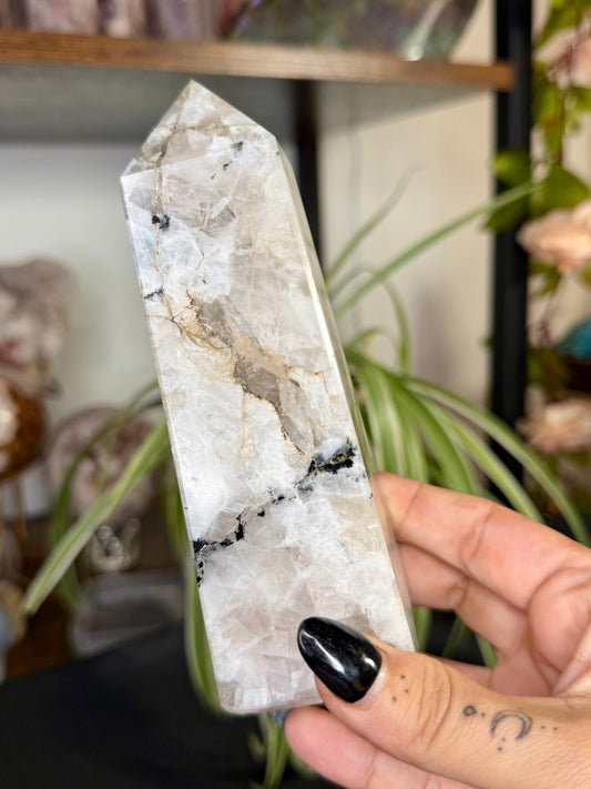 Moonstone Tower | 416g - The Crystal Valley