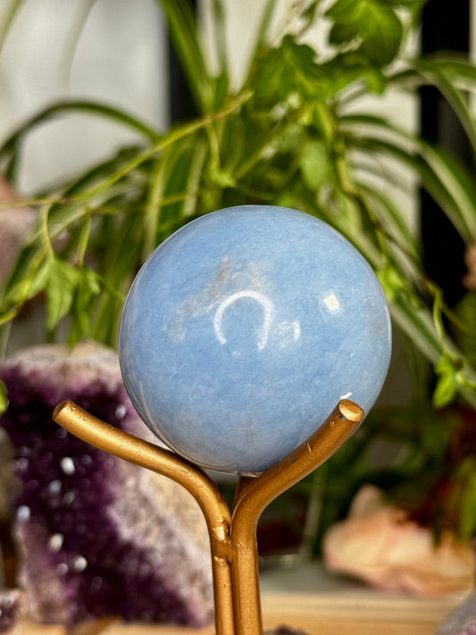 Small Angelite Sphere | 196g - The Crystal Valley